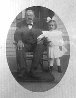 WilsonCaptJohnFletcher&Grandaughter.jpg (12802 bytes)