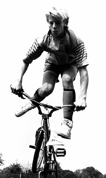 StonesiferKris_Bike2.jpg (31852 bytes)