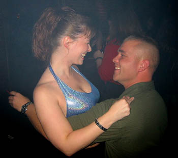 AngieJosh_Dancing.jpg (17765 bytes)