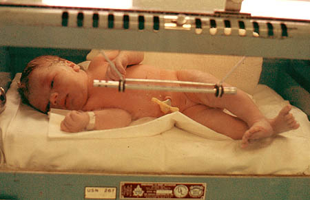 StonesiferKris_Birth06_med.jpg (27292 bytes)