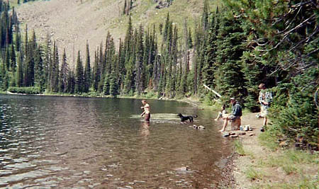 UHL-SapphireAfterSwim.JPG (49207 bytes)
