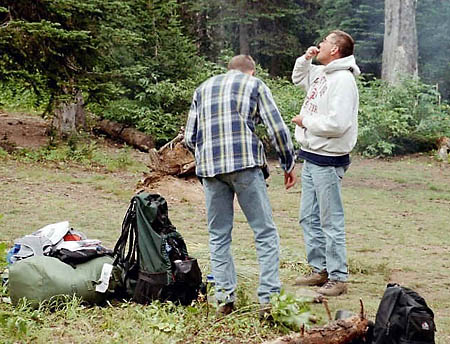 UHL-LunchErik&Dick.JPG (64169 bytes)