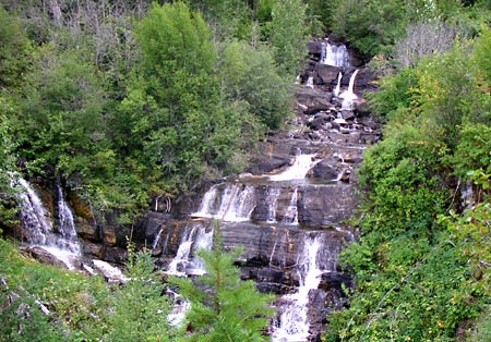 PICT0169TrailDown05.JPG (103675 bytes)